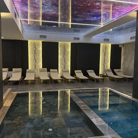 Raccoon Paradise Hill B19 Апартаменты *